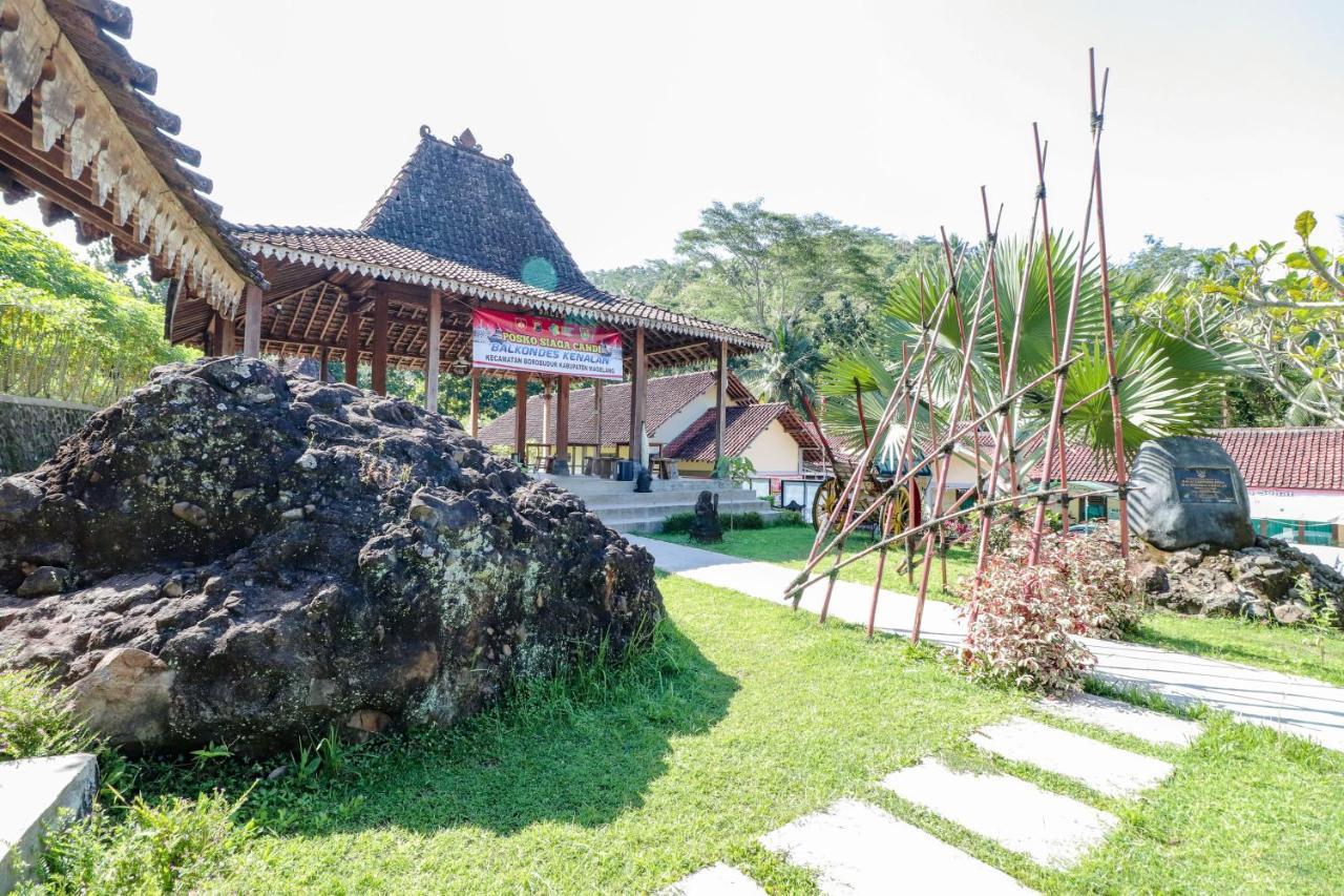 Balkondes Kenalan Hotel Magelang Luaran gambar