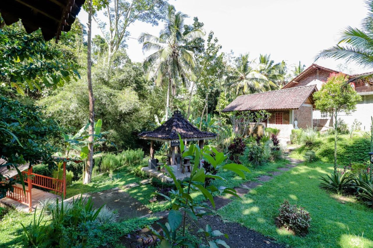 Balkondes Kenalan Hotel Magelang Luaran gambar
