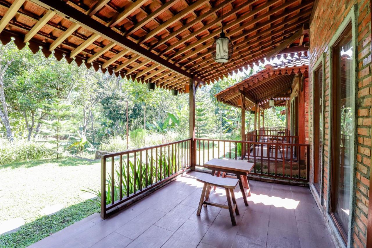 Balkondes Kenalan Hotel Magelang Luaran gambar