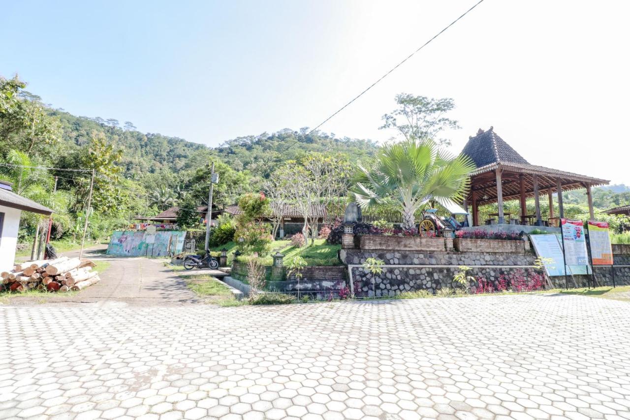 Balkondes Kenalan Hotel Magelang Luaran gambar