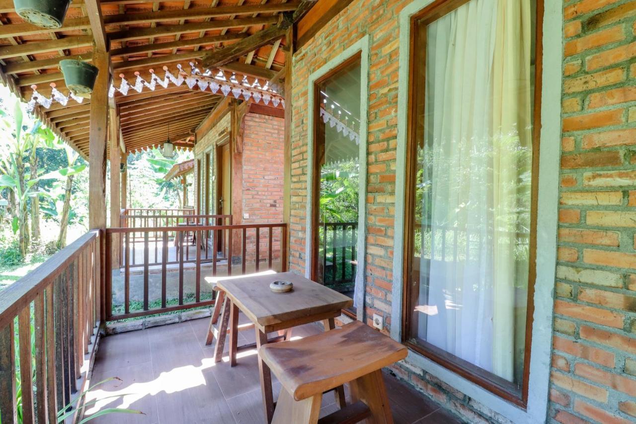Balkondes Kenalan Hotel Magelang Luaran gambar
